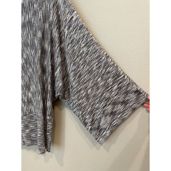 Chico's Women's Pullover Dolman Sleeve Sweater Round Neck Size 2 Gray Metallic - Picture 4 of 7